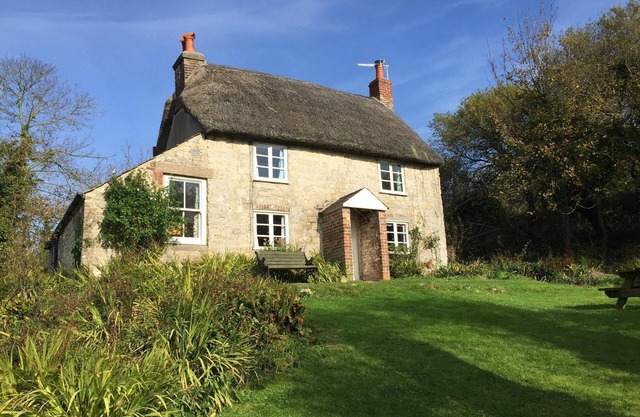 Get Away From It All And Relax In This Characterful Period Thatched