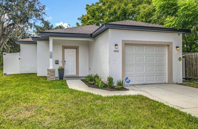 Getaways, your way!nSpacious & Modern 3BR, 2BA