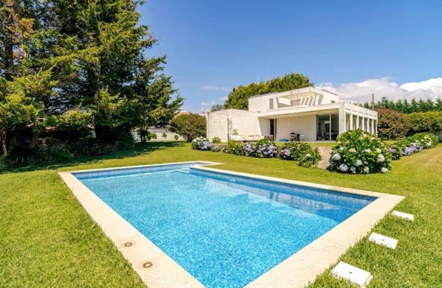 Gião house with private pool and large garden. We accept pets.