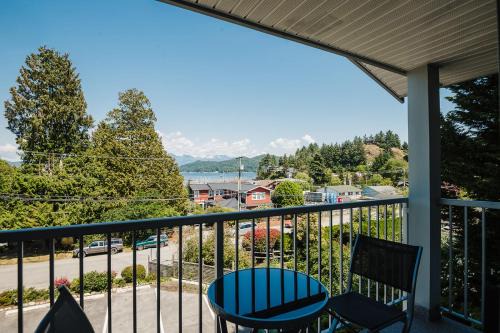 Gibsons Landing Inn