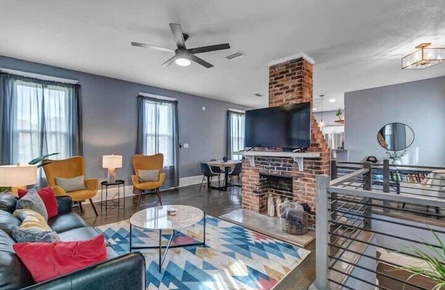 Gigantic duplex in Springfield