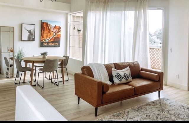 Gilbert Oasis in Val Vista Lakes, great location, freshly remodeled 2bdrm 2 bath