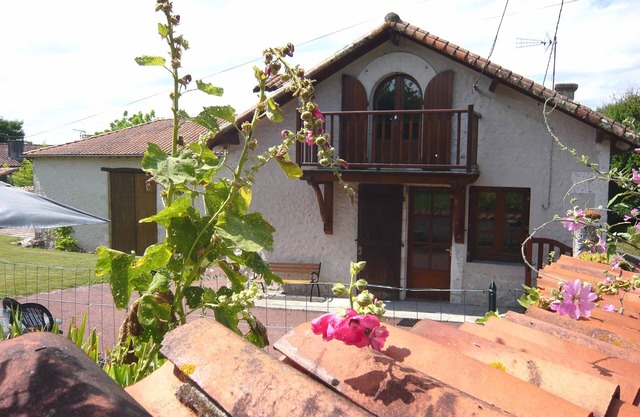 GITE TROIS ETOILES EN PERIGORD VERT