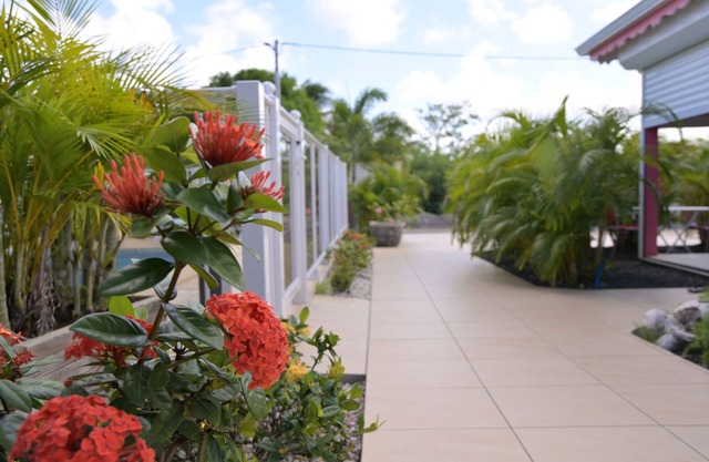 GITES FLEURS D ABEILLES - Charming BUNGALOW for rent 2/3P