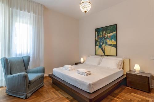 Giulio Apartment-Train Station