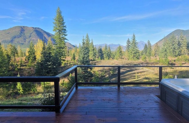 Glacier Majesty · Getaway Next Door to Glacier National Park