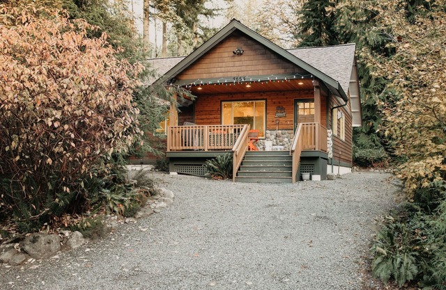 Glacier Springs Cabin 65 - Hot Tub - Wi-Fi