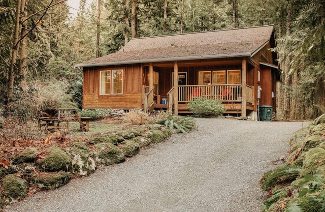 Glacier Springs Cabin #95 - Hot Tub - WiFi