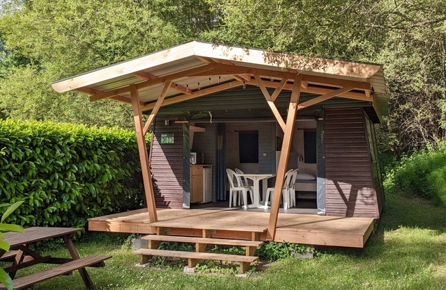 Glamping Escape in Dordogne – Charming Cabins, Private Terrace, 4 People, Nature & Relaxation