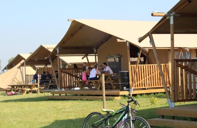Glamping on a farm with all the pro's of a Holiday House.