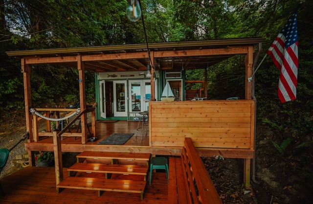 Glamping on the Puget Sound - Small Waterfront Cabin