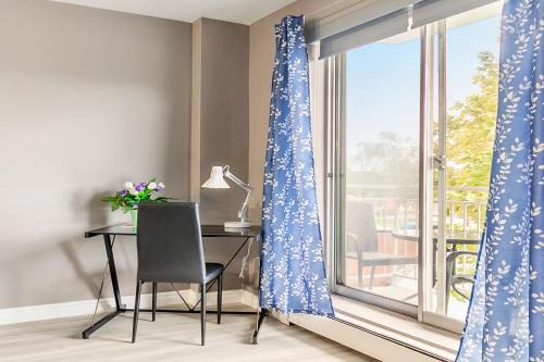 Glenview West Apt w Patio - Near Downtown