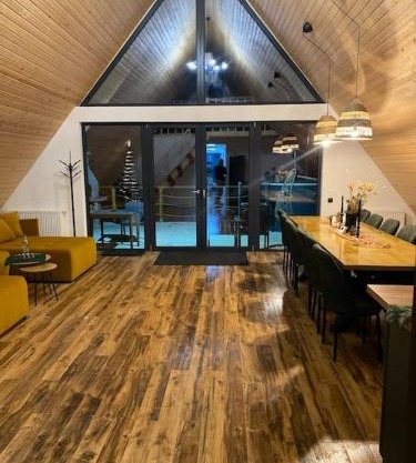 Gloria’s Cabin - A frame cabin