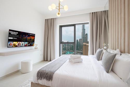 Glorious Burj Khalifa and Fountain views