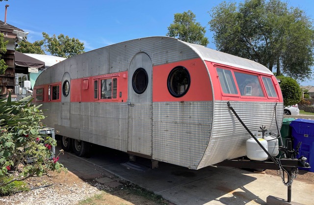 Go back in time in this 1956 restored 30’ Airfloat Landyacht trailer