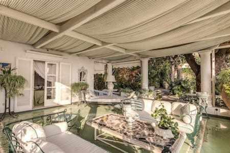 GOCCE VILLAS - Green Coral Villa di lusso 1950