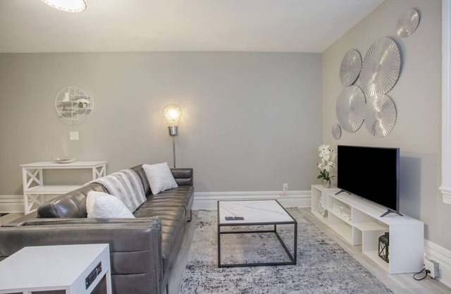 Gold 2- Stunning Retreat