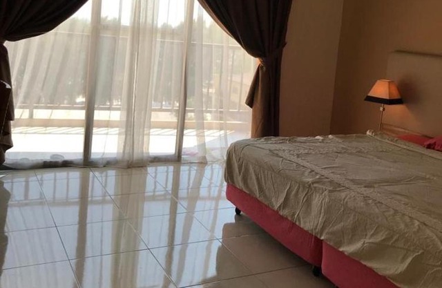 Gold Coast Morib Resort Studio Apartment Pool and Seaview