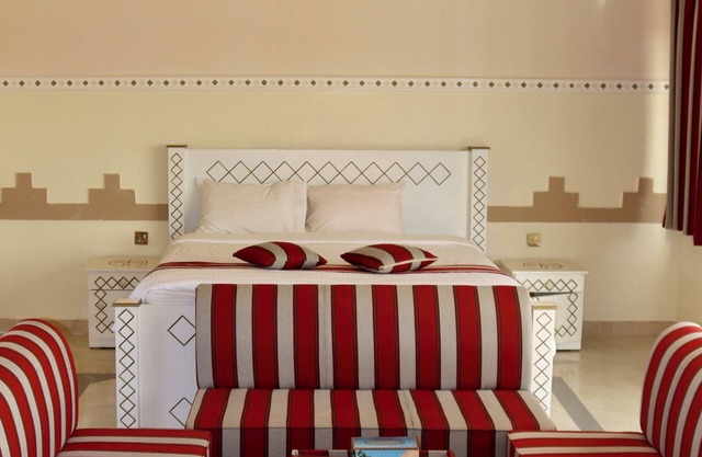 Golden Palm Oasis - Royal Palm Suite