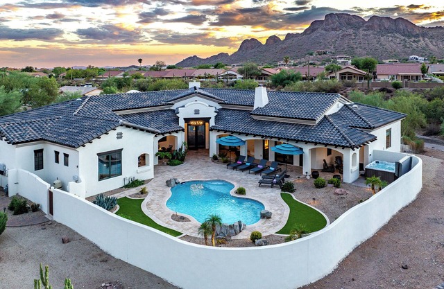 Golden View | Superstition Mtn Views, Private Pool and Hot Tub, Sleeps 14