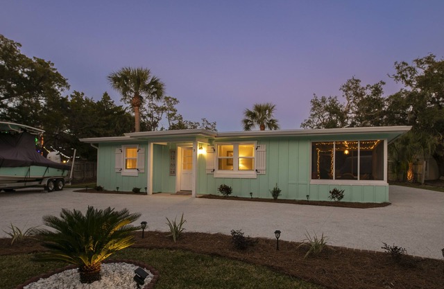 Golf Cart, Newley Remodeled, Great Location in Bluffton!