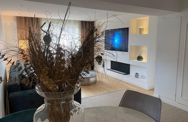 Gorgeous 1-bedroom apartment 80 sqmeters