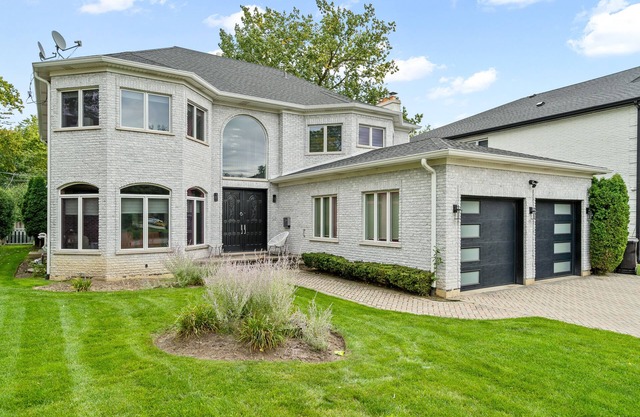 Gorgeous 15BD & 5.5BR House w/Ninja Gym - Skokie!