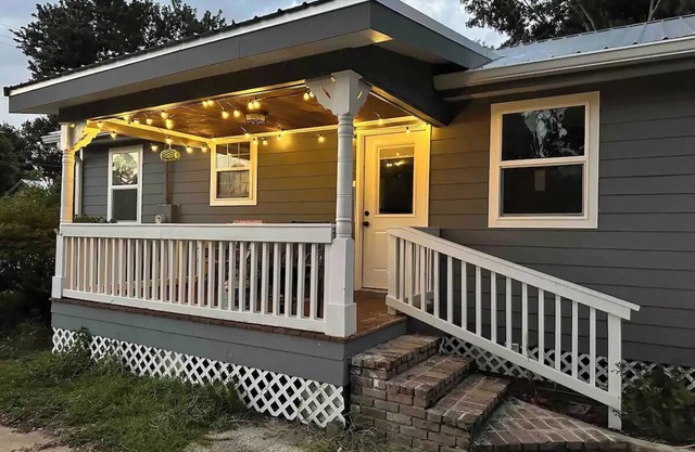 Gorgeous Beach House. Monthly Availability. Keesler KAFB & Per Diem welcomed.