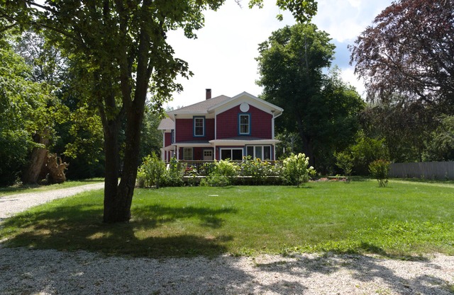 Gorgeous Historical 6 bdrm House close to vineyards and breweries,