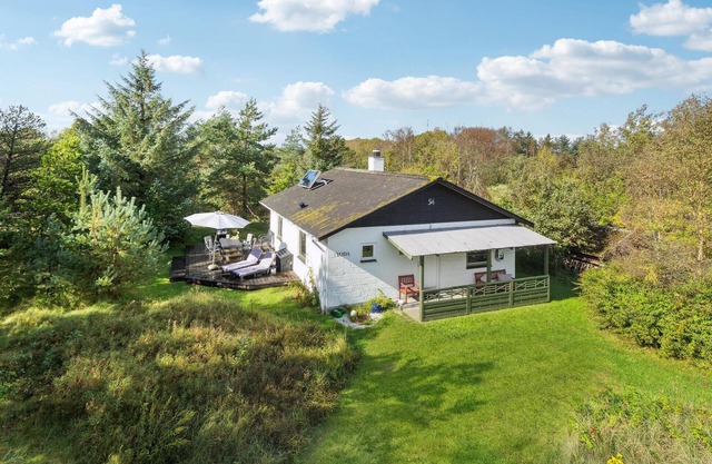 Gorgeous home in ålbæk with WiFi