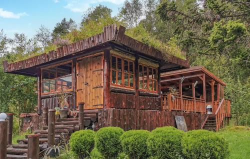 Gorgeous Home In Førde