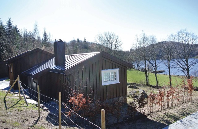 Gorgeous home in Farsund with kitchen