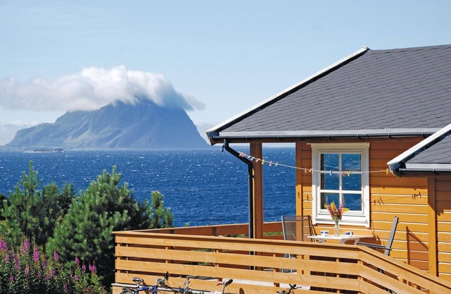 Gorgeous home in Korssund with kitchen