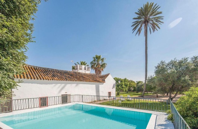 Gorgeous Home In La Campana, Sevilla
