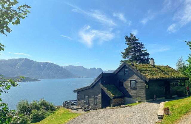 Gorgeous home in Norheimsund with WiFi