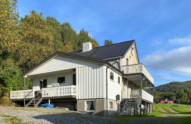 Gorgeous home in øydegard with WiFi