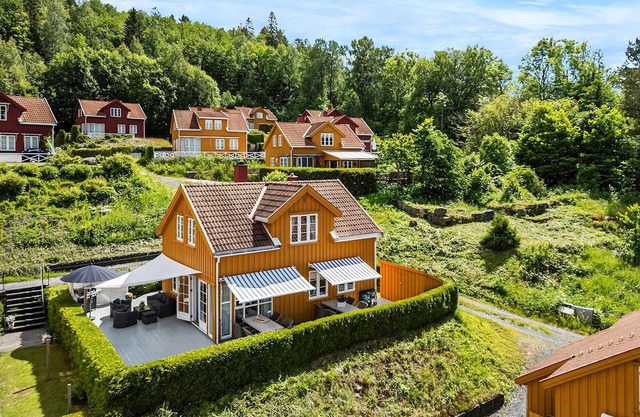 Gorgeous home in Risør with WiFi