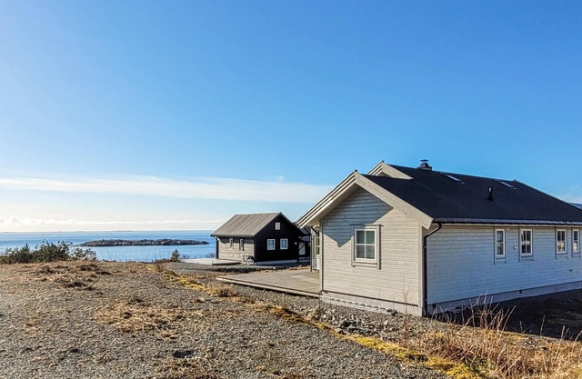 Gorgeous home in Sveio with WiFi