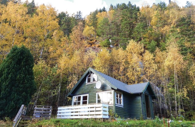 Gorgeous home in Vallavik with WiFi