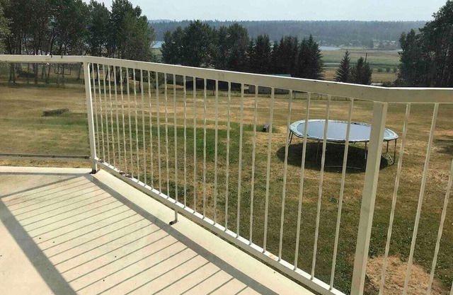 Gorgeous Lakeview The Imperial Ranchettes Guest Suite in Horse Lake