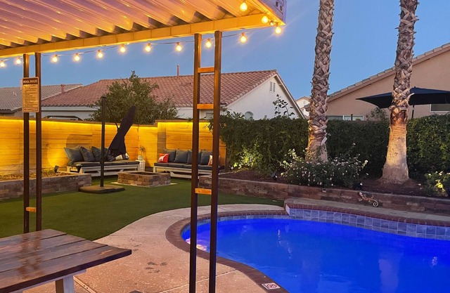 Gorgeous Las Vegas/Henderson Home with Pool!!!
