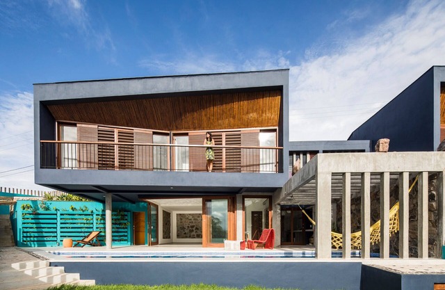 Gorgeous scandinavian-owned beach villa w. panoramic sea view & perfect location