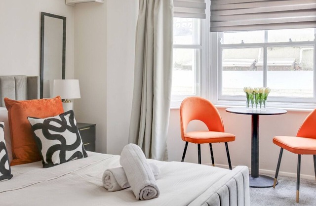 Gorgeous & Stylish Studio City Centre Nr Beach & High St by Luxiety Stays