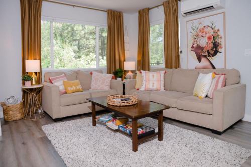 Gorgeous views 1st Apple hill exit Family Fun