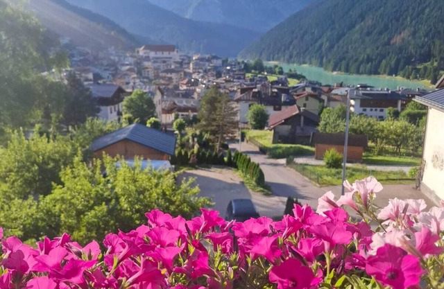 Gorgeous wooden attic room with wonderful view of Lake Auronzo
