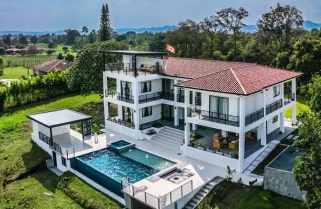 Grand Cypress Luxury Home nAmazing location/outdoor Pool, free Wifi ,nTerraza