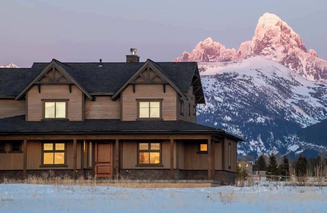 Grand Horizon Retreat - 7 Bdrm Luxury Home