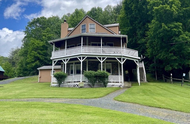 Grand River Lodge - Crumpler, NC