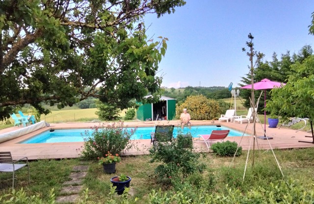 Grande Maison au Calme au Milieu des Tournesols
