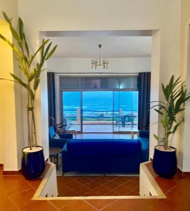 Grande villa vue sur la mer